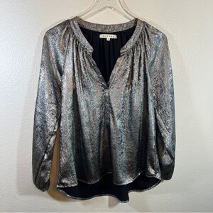 XIRENA Farrah Metallic Silver Blouse V Neck Popover Relaxed Fit S Boho Luxe